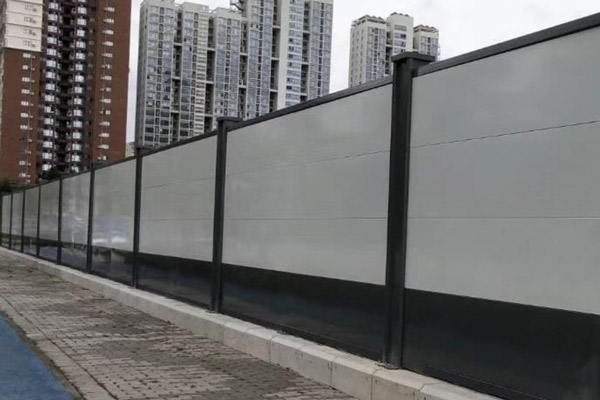 沈阳施工围挡的执律例则与政策解读：推动都会建设正当合规的主要包管